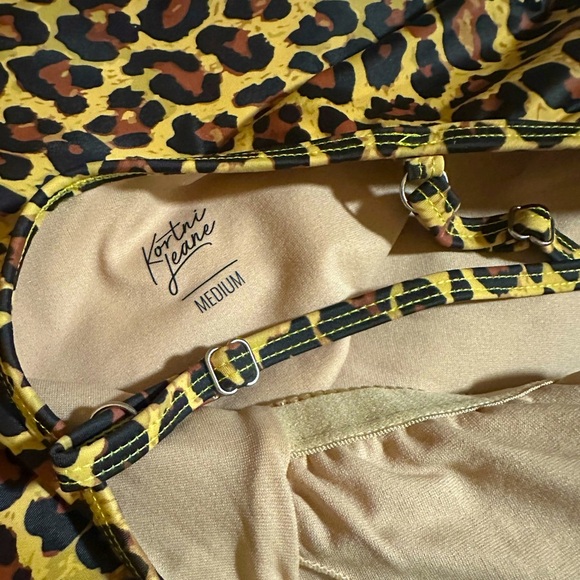 KORTNI JEAN One-Piece Sporty “Classic Cheetah” Sz M - NWT - Picture 8 of 9